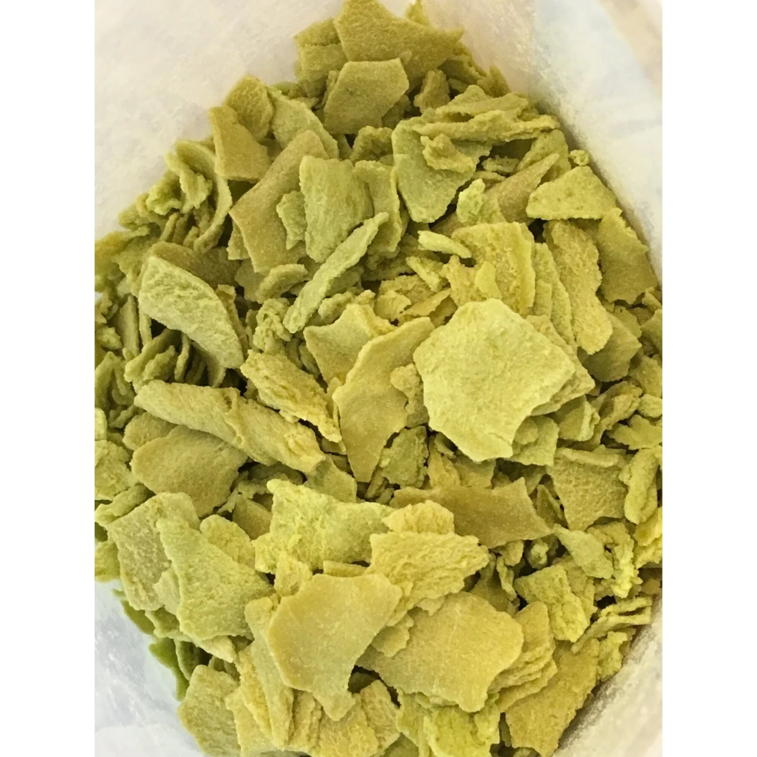 Wheeky Pets Pea Flakes Small Pets Treat, 4-oz Bag 4 Wheeky Pets Pea Flakes Small Pets Treat, 4-oz Bag - Image 4